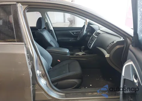 2017 Nissan Altima 2.5 Sv z USA, uszkodzony, nr VIN 1N4AL3AP5HC193769